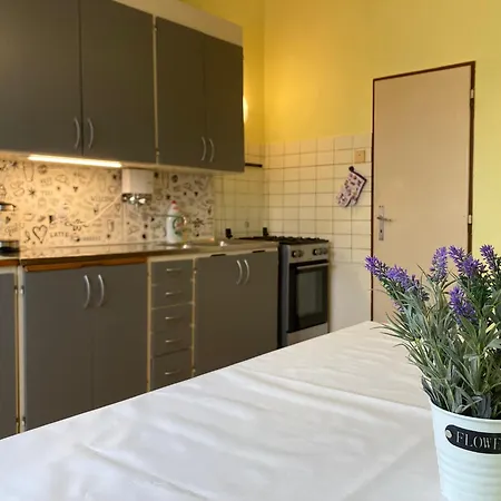 Spacious Apartment - Free Parking! Prague Exterior photo